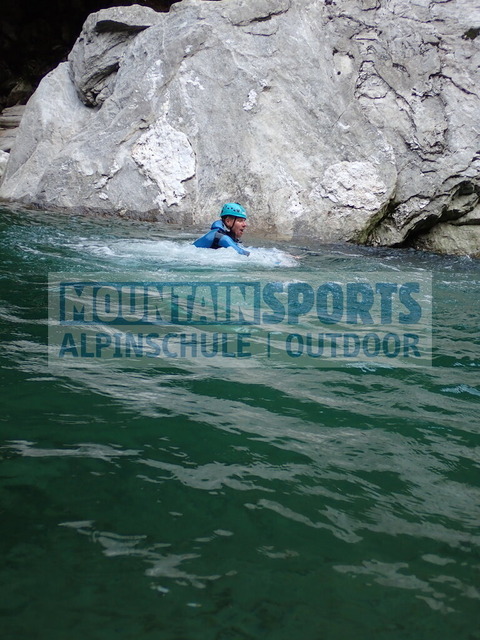 P8050037 | Bestelle die Bilder deines Berg- oder Wasser-Abenteuers mit Mountain Sports bequem von zu Hause aus direkt über unseren Online Fotoshop von pictrs.com. - Realisiert mit Pictrs.com