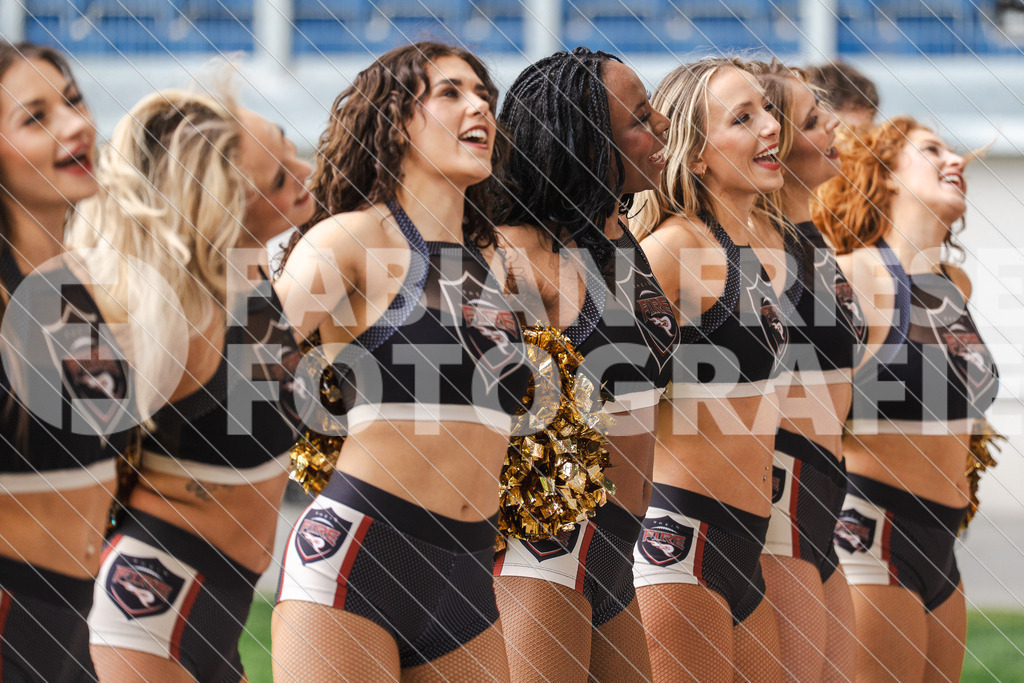 GER Rhein Fire vs. Paris Musketeers, Football, European League of Football, Spieltag 4, Saison 2025, 08.06.2025 | GER Rhein Fire vs. Paris Musketeers, Football, European League of Football, Spieltag 4, Saison 2025, 08.06.2025Foto: Fabian Friese - Realisiert mit Pictrs.com