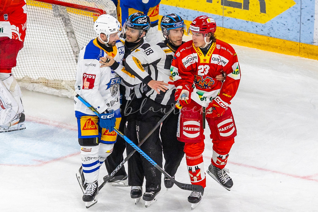 EHCB vs EVZ 20260227_WB-7379-2 | Sportbilder, Sportfotograf, Hochzeits- und Eventfotografin, Flugshows, Portraits und Tiershooting, Aviation, Downhill, Nationalleague, Swissleague, International