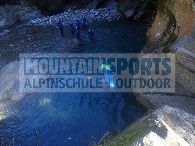 P1010082 | Bestelle die Bilder deines Berg- oder Wasser-Abenteuers mit Mountain Sports bequem von zu Hause aus direkt über unseren Online Fotoshop von pictrs.com. - Realisiert mit Pictrs.com