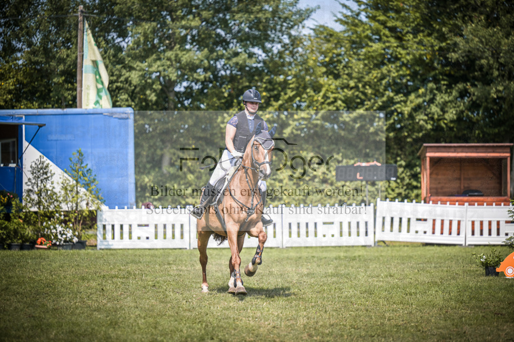 DOS_5035 | Entdecke hochwertige Reitturnierfotos von Foto Oger. Professionell, emotional und authentisch – jetzt Lieblingsmomente im Shop bestellen.Deutschlandweite Turnierfotografie. - Realisiert mit Pictrs.com