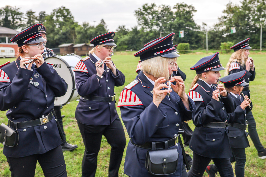 top-top.de 20240705-177 | Foto, Video, Fotografie, Videografie, Fotobox, DJ, Discjockey, Musik, Musikbox, Veranstaltung, Photobooth, Amazon, Ebay, Buchtipp, Bestseller, Autor, Verlag, Buch, Wesel, Hamminkeln, NRW, Dinslaken, Rees, Drohne, Hochzeit, Party, Fotobox, Wesel, Fotograf