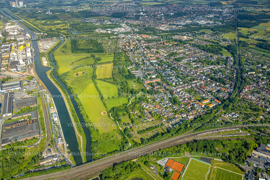 Hamm220601651 | Luftbild, Wohnsiedlung zwischen Großer Sandweg und Nordenstiftsweg, Lippeaue am Hafen, Nienbrügger Berg, NSG Naturschutzgebiet Alte Lippe und Radbodsee, Kleingartenverein Nordenheide, Bockum-Hövel, Hamm, Ruhrgebiet, Nordrhein-Westfalen, Deutschland