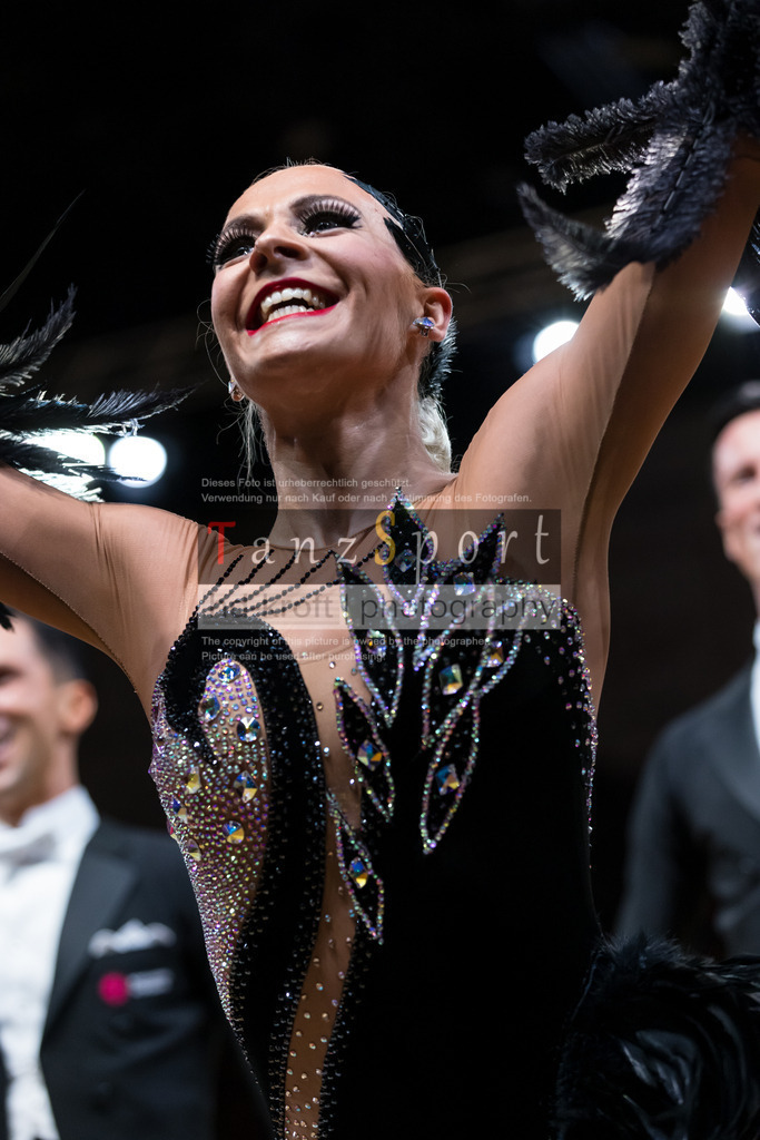 20241109_DM-Formationen_6658 | Tanzsportbilder, Standardtanz, Lateintanz, WDSF, DTV, LTVB, dancecomp, goc, hessen tanzt, blaues band der spree, walzer, tango, wiener walzer, slowfox, quickstepp, samba, rumba, cha-cha-cha, paso doble. jive, hd-kroft photography, turniertanzsport