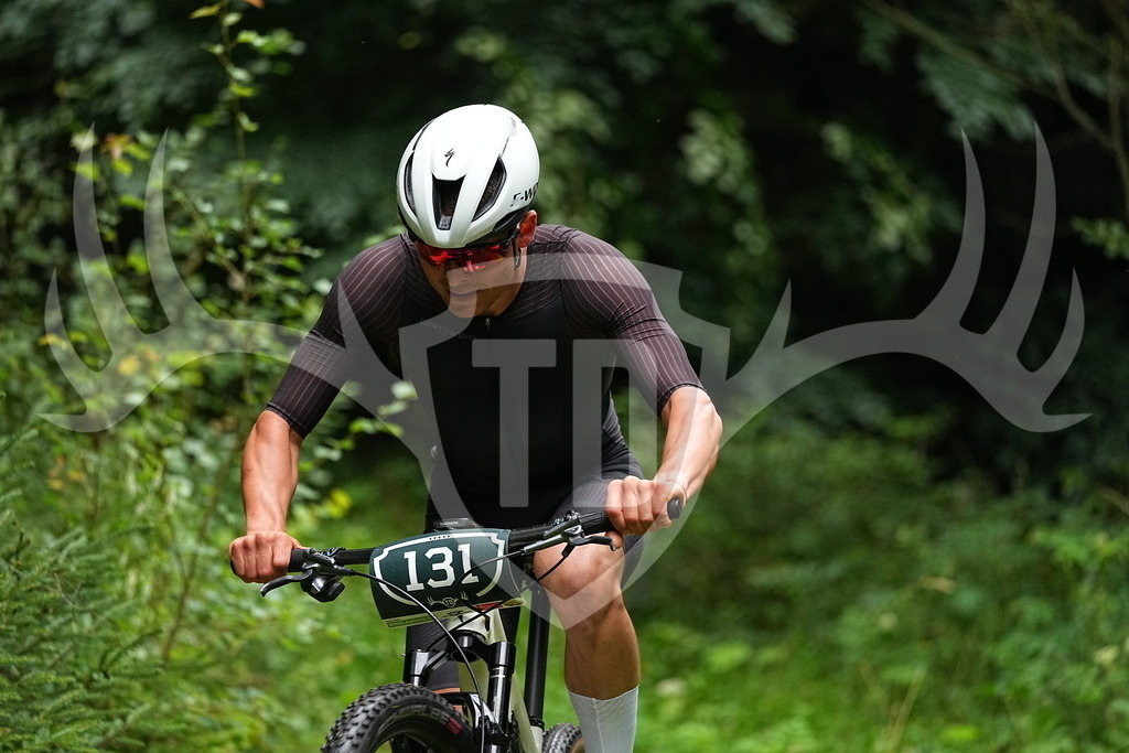 FC109645 | Fotogalerie der Treibjagd im Dunkelwald - Dein MTB Etappenrennen im Erzgebirge - Realisiert mit Pictrs.com