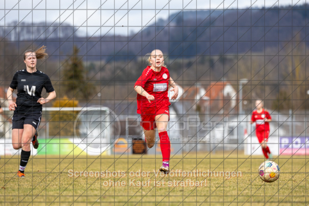 20250223_134000_0312 | #,1.FC Donzdorf (rot) vs. TSV Tettnang (schwarz), Fussball, Frauen-WFV-Pokal Achtelfinale, Saison 2024/2025, Rasenplatz Lautertal Stadion, Süßener Straße 16, 73072 Donzdorf, 23.02.2025 - 13:00 Uhr,Foto: PhotoPeet-Sportfotografie/Peter Harich