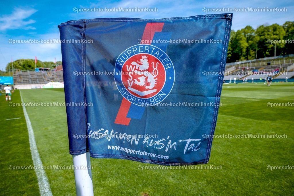 WSV02052601001 | 02.05.2026, Fußball, RL West, Wuppertaler SV - FC Gütersloh, Regionalliga Herren, 32. Spieltag, Stadion am Zoo in Wuppertal, Saison 2025 2026: Eckfahne Objekte Fahne Logo Vereinslogo Schriftzug Zusammen ausm Tal  DFB regulations prohibit any use of photographs as image sequences and or quasi-video.