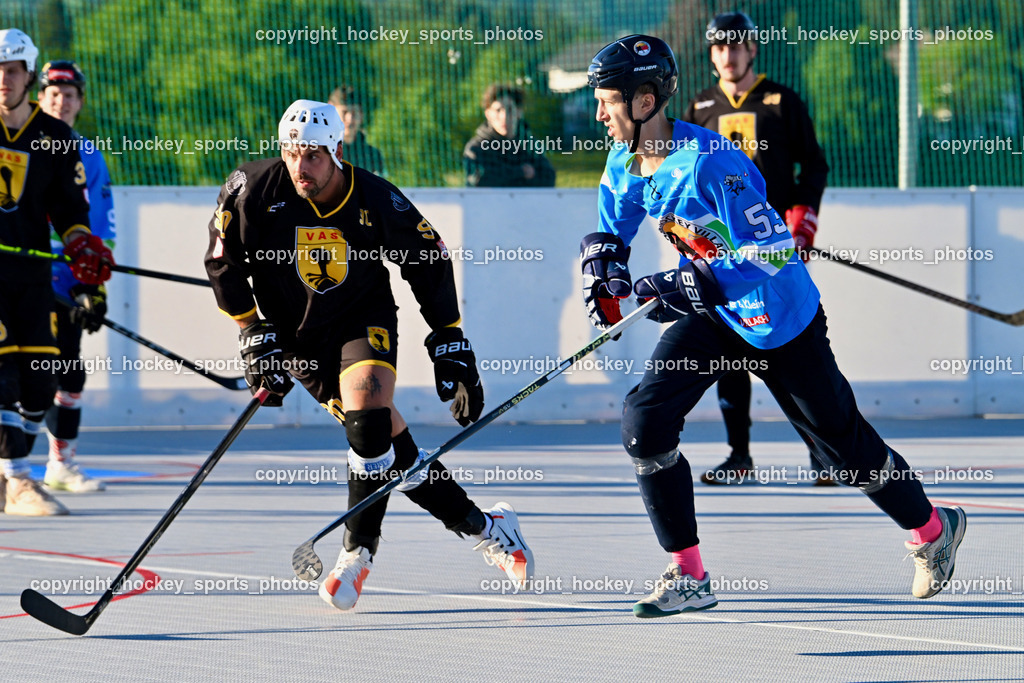 VAS Ballhockey Villach vs. ASKÖ Villach Ballhockey | #90 Edlinger Patrick VAS Ballhockey Villach, #53 Nindler Elias SV ASKÖ Ballhockey, VAS Ballhockey Villach vs. ASKÖ Villach Ballhockey , VAS Ballhockey Villach vs. ASKÖ Villach Ballhockey  am 13.05.2026 in Villach (Alpen Arena ), Austria, (Photo by Bernd Stefan)