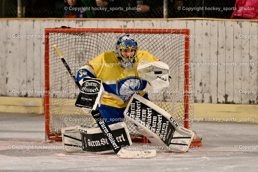 ELV Zauchen vs. EC Tigers Paternion  | #32 Fertani Karim ELV Zauchę, ELV Zauchen vs. EC Tigers Paternion , ELV Zauchen vs. EC Tigers Paternion  am 02.01.2025 in Eisoval Zauchen (Stadthalle Villach), Austria, (Photo by Bernd Stefan)