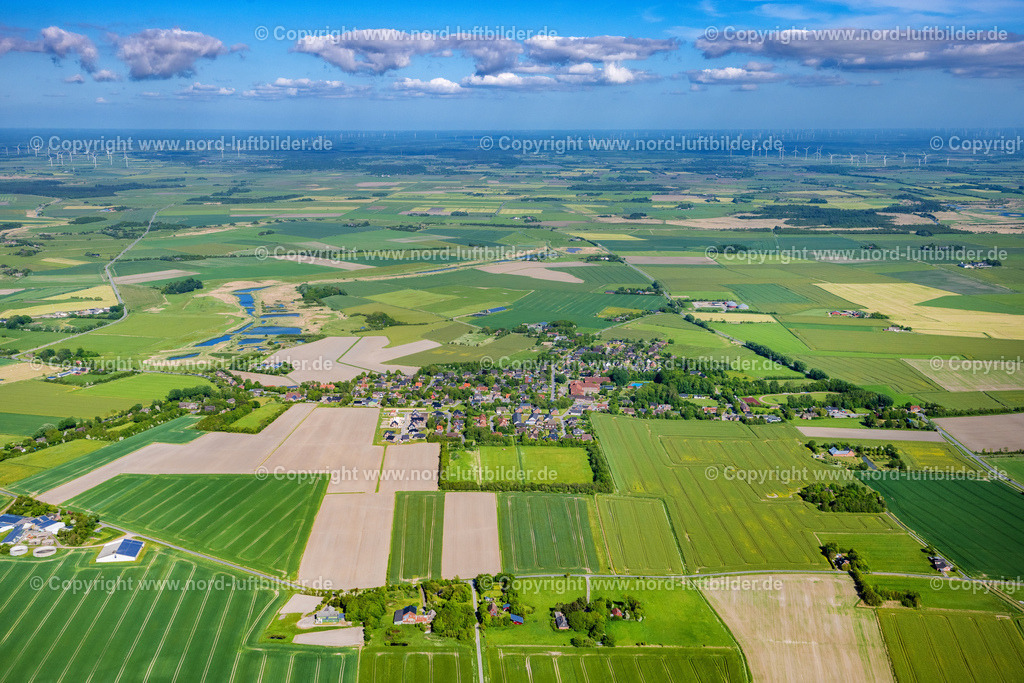 Neukirchen_ELS_0121300523 | NEUKIRCHEN 30.05.2023 Dorf - Ansicht in Neukirchen an der Ostseeküste im Bundesland Schleswig-Holstein, Deutschland. // Village view in Neukirchen at the baltic sea coast in the state Schleswig-Holstein, Germany. Foto: Martin Elsen