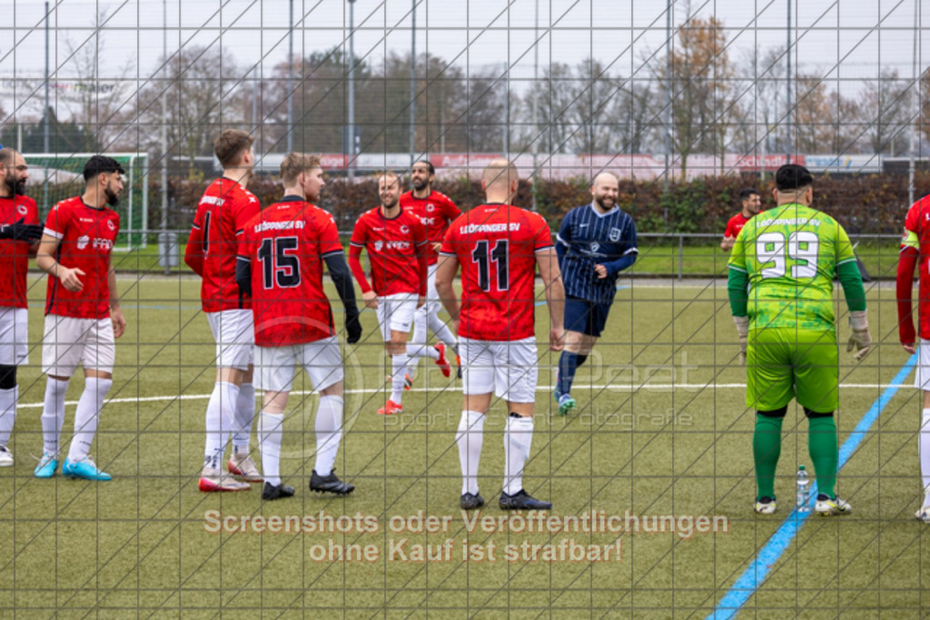 20251109_123621_0017 | #,1.Göppinger SV II (rot) vs. TV Jahn Göppingen II (blau), Fussball, Kreisliga B8, Bezirk Neckar/Fils, 12. Spieltag, Saison 2025/2026, Kunstrasenplatz Süd, Hohenstaufenstraße 116, 73033 Göppingen, 09.11.2025 - 12:30 Uhr,Foto: PhotoPeet-Sportfotografie/Peter Harich