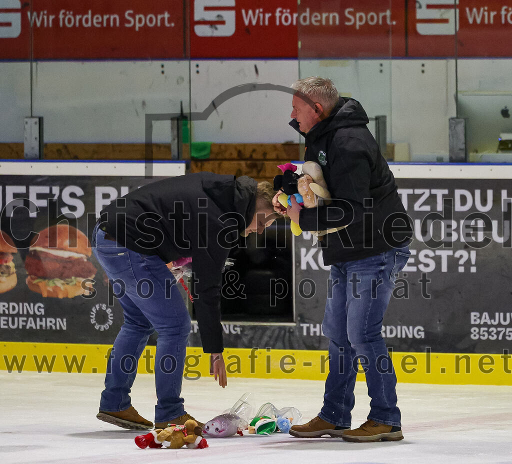 2025-12-05_088_TSV_Erding_gegen_Stuttgart_Rebels | Erding, Deutschland, 05.12.2025:Eishockey, Oberliga Süd 2025 / 2026, 23. Spieltag, TSV Erding gegen Stuttgart Rebels, Endergebnis: 5:6Foto: Christian Riedel / fotografie-riedel.net