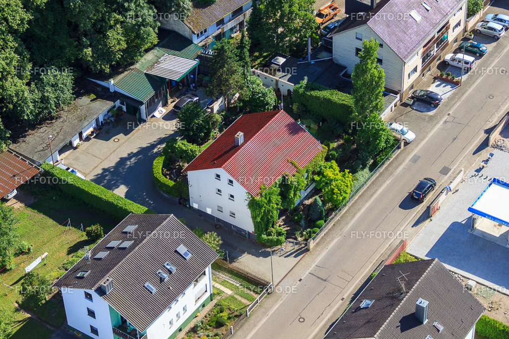Elsässer Straße | Luftbild: Elsässer Straße in Kandel im Bundesland Rheinland-Pfalz in Deutschland. Foto: IMG_30666.jpg vom 31.07.2010 durch Werner Riehm/FLY-FOTO.de - Realisiert mit Pictrs.com