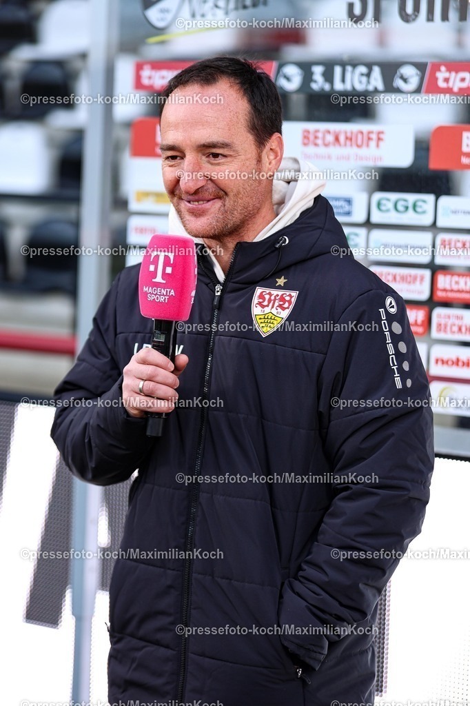 xKWIx01022601018 | 01.02.2026, xKWIx, Fußball, 3. Liga, SC Verl - VfB Stuttgart II, Sportclub Arena: Nico Willig (VfB Stuttgart II Cheftrainer) Photo: xKamilxWilkowskixPressefotoKochx