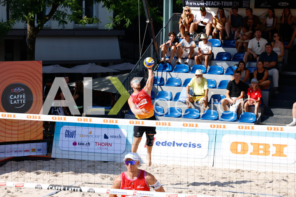 Obi BeachTour 2026 - Basel | BASEL, SWITZERLAND - JULY 17: MORITZ KINDL (AUT) serve during the Obi BeachTour 2026 match between LEITNER / KINDL (AUT) and MASSEREY / SCHNEGG (SUI) at Barfüsserplatz on July 17, 2026 in Basel, Switzerland. - Realisiert mit Pictrs.com