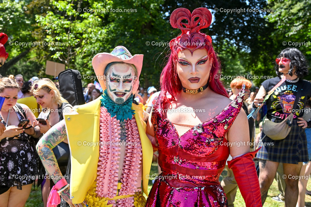 Linzpride 2025_ 21.06.2025-87 | 21.06.2025, Linz, AUT, Linzpride 2025, im Bild Teilnehmer an der Linz Pride 2025