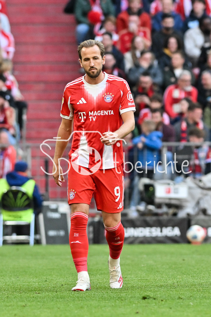 FC Bayern München - VfB Stuttgart | MUNICH, GERMANY - 19. APRIL: Harry KANE (FC Bayern Munich 9)  during the Bundesliga Match between FC Bayern Munich vs. VfB Stuttgart at Matchday 30 at Allianz Arena / DFL REGULATIONS PROHIBIT ANY USE OF PHOTOGRAPHS AS IMAGE SEQUENCES AND/OR QUASI-VIDEO