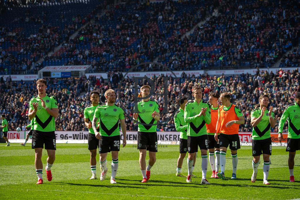 Hannover 96 vs 1. FC Magdeburg – 2. Bundesliga – 29.03.2025 | Szene aus dem 2. Bundesliga-Spiel des 27. Spieltags zwischen Hannover 96 und dem 1. FC Magdeburg am 29. März 2025 in der Heinz von Heiden Arena in Hannover. Endstand: 0:0. Fotografiert von Philipp Heist. - Realisiert mit Pictrs.com