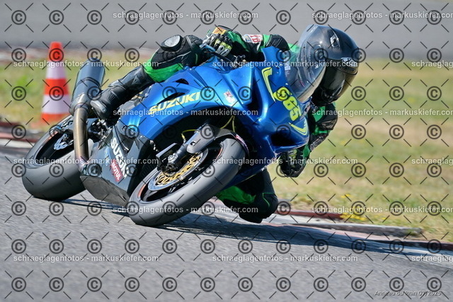 25bt04-0235 | markuskiefer.com - Realisiert mit Pictrs.com