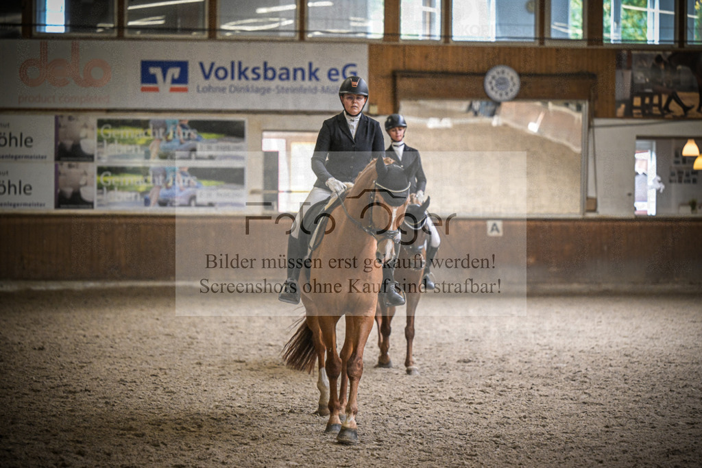 DOS_0670 | Entdecke hochwertige Reitturnierfotos von Foto Oger. Professionell, emotional und authentisch – jetzt Lieblingsmomente im Shop bestellen.Deutschlandweite Turnierfotografie. - Realisiert mit Pictrs.com