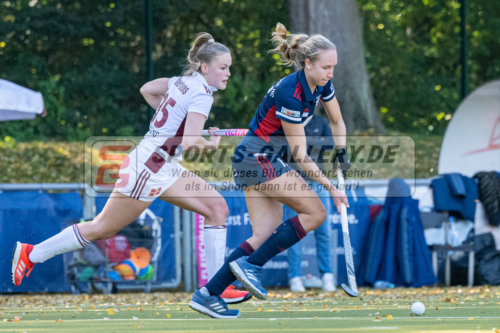 SFE_20221009_0119 | 1. Bundesliga Hockey Damen Rot-Weiss Köln - Düsseldorfer HC am 09.10.2022 in Köln (KTHC Stadion Rot-Weiss Köln Tennis and Hockey Club), Photo: Stephan Fehrmann 2022 (Sports-Gallery),Lisa Nolte ( Düsseldorfer HC #17 ),Pia Maertens ( Rot-Weiss Köln #35 )