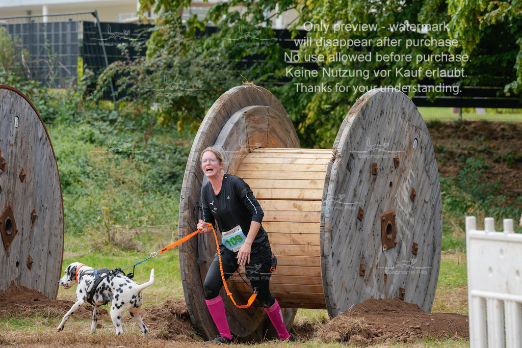 Schlamm_mit_Hund (118 von 460) | stephaniefillaphotographie - Realisiert mit Pictrs.com