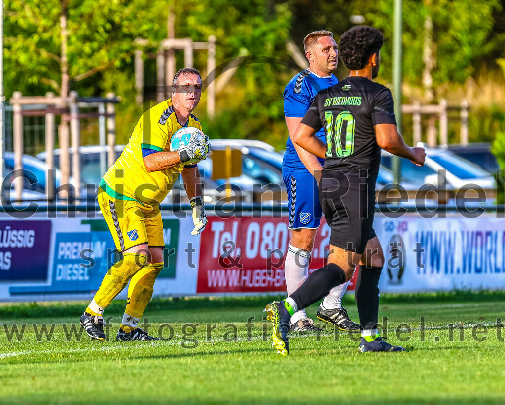 2023-07-25_082_FC_Langengeisling_III_gegen_SV_Riedmoos_III | Erding, Deutschland, 25.07.2023:
Fußball, C-Klasse 2023 / 2024, Testspiel, FC Langengeisling III gegen SV Riedmoos e.V. 1959 III, Endergebnis: 3:5

Foto: Christian Riedel / fotografie-riedel.net