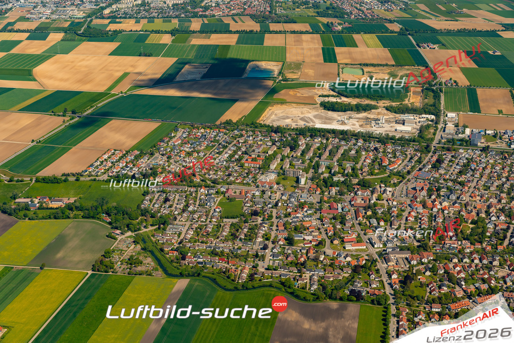 Das Luftbild zeigt :  Bobingen - Die Luftaufnahme wurde 2024 vom UL-Flugzeug aus erstellt ( keine Drohne ) - Hochauflösende Luftaufnahme - Für grossformatige Ausdrucke geeignet. Die Geschenkidee !Mit Lizenz und Bildrechte bestellbar