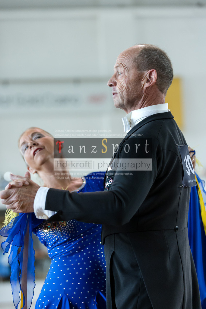 20240525_RL-Masters3-Std_4435 | Tanzsportbilder, Standardtanz, Lateintanz, WDSF, DTV, LTVB, dancecomp, goc, hessen tanzt, blaues band der spree, walzer, tango, wiener walzer, slowfox, quickstepp, samba, rumba, cha-cha-cha, paso doble. jive, hd-kroft photography, turniertanzsport