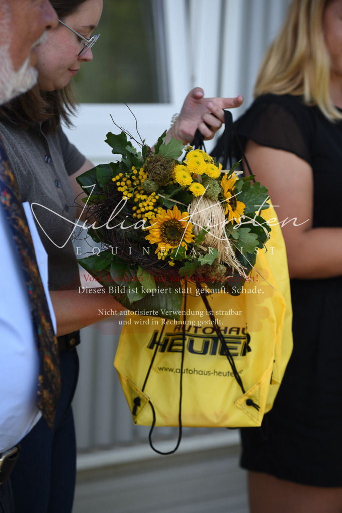 DSC_0115 | Pferde- und Turnierfotografie in Westsachsen. Pferdeportraits, Auftragszeichnungen und intuitive Kunst.