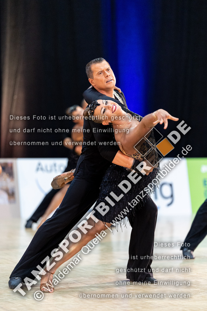 20240120-01426 | Hier finden Sie Tanz Bilder vom Latein und Standard Formationen tanzen. Sportbilder vom Tanzsport. Schöne Fotos und von Weltmeisterschaft, Europameisterschaft, Bundesliga, Regionalliga, Oberliga und Landesliga sowie von GOC Stuttgart, DanceComp, WM Bremen