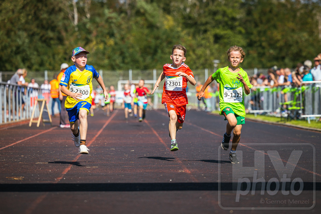 16. Hoywoj-CityLauf im Sportforum Hoyerswerda - 16.09.2023 | 1km VBH-Grundschul-Lauf 2. Klassen - Realisiert mit Pictrs.com