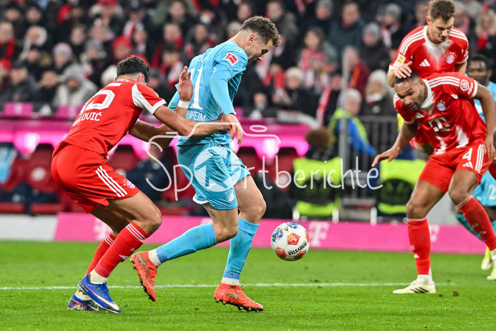 FC Bayern München - TSG 1899 Hoffenheim | MUNICH, GERMANY - 08. FEBRUARY: im Duell Aleksandar PAVLOVIC (FC Bayern Munich 45) und Fisnik ASLLANI (TSG Hoffenheim 11) während dem Bundesligamatch zwischen dem FC Bayern München und der TSG 1899 Hoffenheim am 21. Spieltag in der Allianz Arena / DFL REGULATIONS PROHIBIT ANY USE OF PHOTOGRAPHS AS IMAGE SEQUENCES AND/OR QUASI-VIDEO