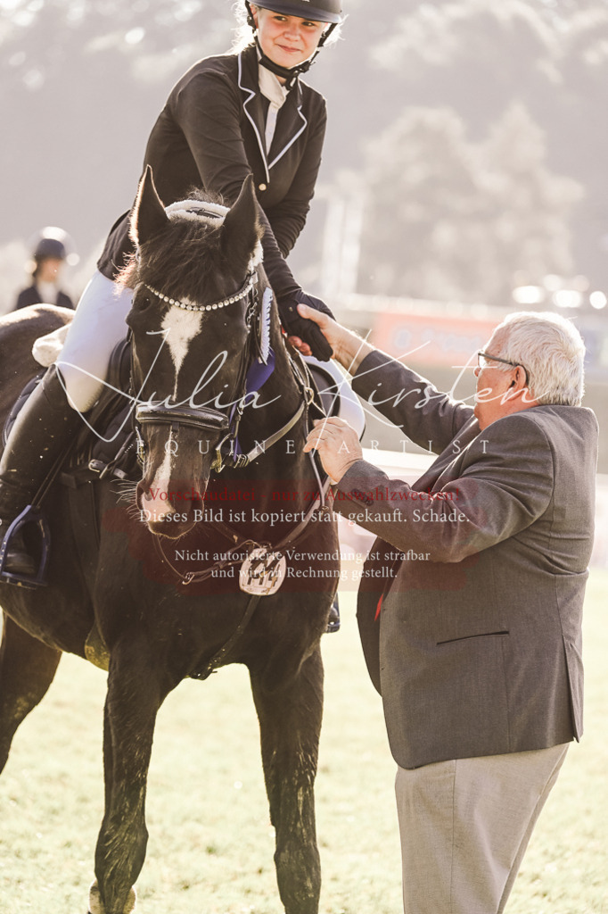 DSC_4561 | Pferde- und Turnierfotografie in Westsachsen. Pferdeportraits, Auftragszeichnungen und intuitive Kunst.