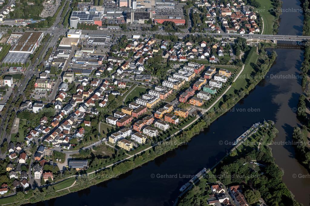 4050921 | REGENSBURG 03.09.2021 Wohngebiet der Mehrfamilienhaussiedlung in der Paarstraße in Regensburg im Bundesland Bayern, Deutschland. // Residential area of the multi-family house settlement in the Paarstrasse in Regensburg in the state Bavaria, Germany. Foto: Gerhard Launer