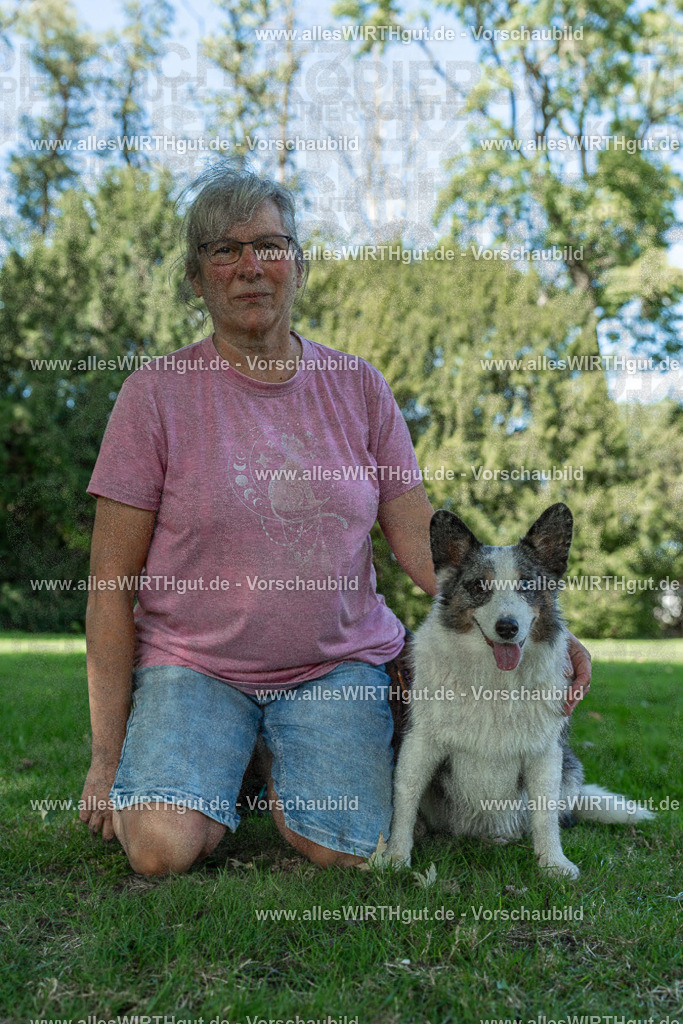 Hundeschwimmen_Volksbad_2026-allesWIRTHgut_Tierfotografie-2609061326-7R500780 | Professionelle Tierfotografie in Mönchengladbach von Daniel Wirth (allesWIRTHgut). Liebevolle & natürliche Bilder von Hunden & Katzen für unvergessliche Erinnerungen.
