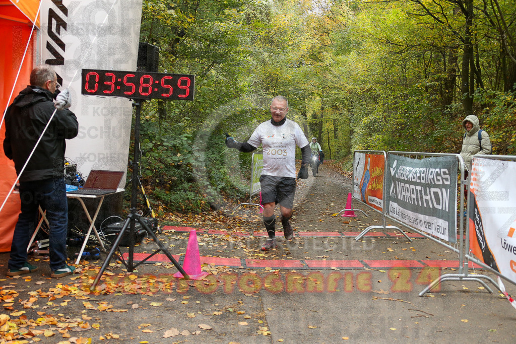 251026_1400_EX1_4090 | Sportfotografie im Rhein-Sieg Kreis, Köln, Bonn, NRW, Rheinland Pfalz, Hessen, etc. Unser Tätigkeitsfeld umfasst den Laufsport vom Volkslauf über den Marathon, Duathlon, Triathon bis zum Ultralauf wie Kölnpfad Ultra oder Schindertrail.