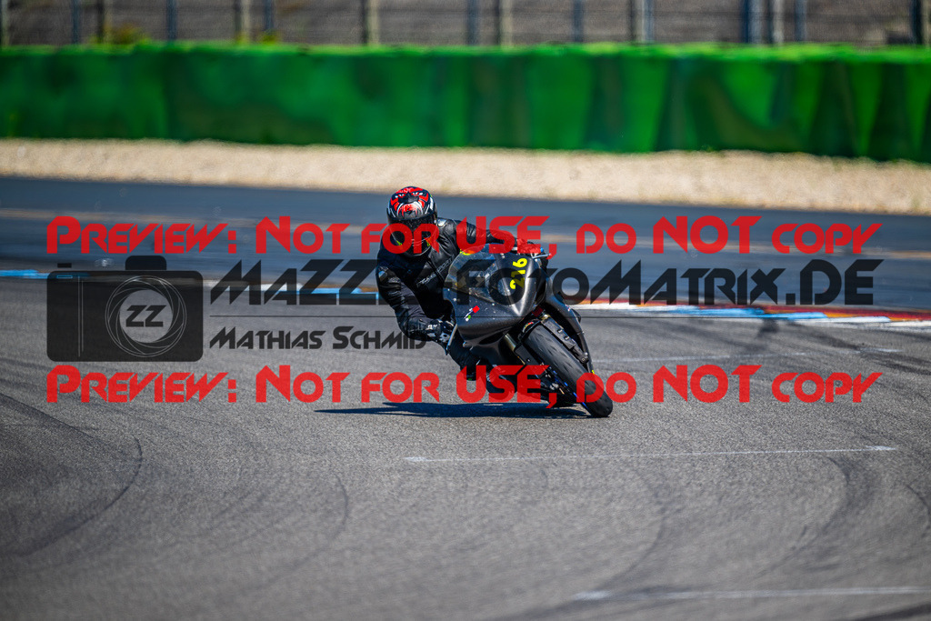 MaZZes_FotoMatrix_240520_6007705_7986 | ROT