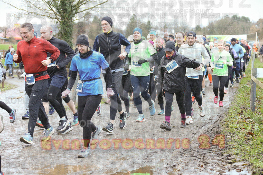 241208_0927_EX1_3745 | Sportfotografie im Rhein-Sieg Kreis, Köln, Bonn, NRW, Rheinland Pfalz, Hessen, etc. Unser Tätigkeitsfeld umfasst den Laufsport vom Volkslauf über den Marathon, Duathlon, Triathon bis zum Ultralauf wie Kölnpfad Ultra oder Schindertrail.