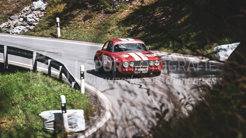19. Arosa ClassicCar 2023 - 2. September 2023 | 19. Arosa ClassicCar 2023
Arosa, Schweiz
Gehrig Nicole aus Haldenstein mit der Startnummer 122 in einem Alfa Romeo 2000, Jahrgang 1972, in der Klasse Alpine Performance.
@arosaclassiccar, @arosa.official, #arosaclassiccar, #arosa, #76curves, #classiccar
Bild: Sportfotografie Markus Aeschimann | www.markus-aeschimann.ch - Realisiert mit Pictrs.com