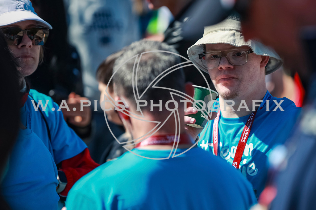 ..... | LINZ,AUSTRIA,27.April 25, Int. 3 Brückenlauf Linz  , Image shows: Photo: WAPICS / Manuel Binder