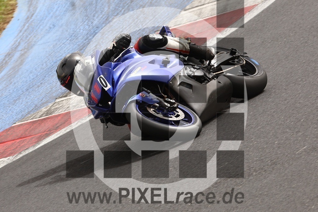 0110-20240330_04156 | Schöne Erinnerungen an spannende Momente - das festzuhalten ist unser Job. PIXELrace.de ist seit 2003 auf den Rennstrecken Europas unterwegs um die Action draußen beim Fahren und die wunderbare Stimmung imm Fahrerlager für euch einzufangen.