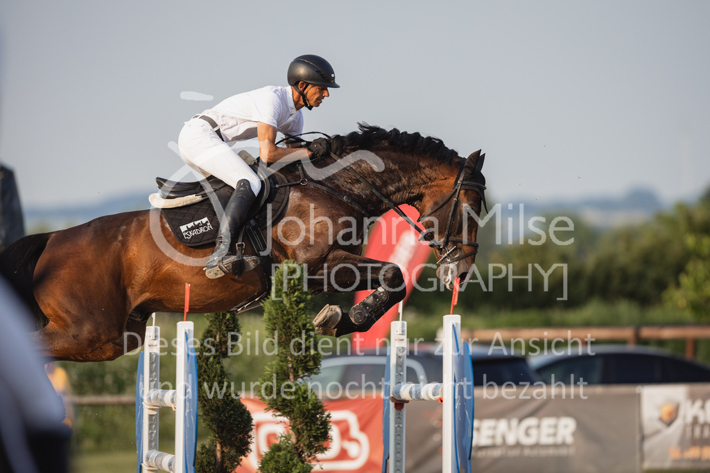230624_PfSpTa_GroßerPreis-294 | Deine schönsten Turniermomente als professionelle Fotos! Entdecke hochwertige Pferdesport-Fotografie im Online-Shop. Jetzt Fotos finden & bestellen!