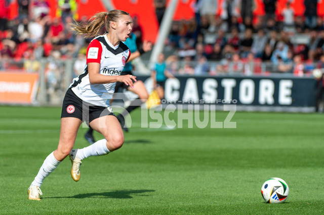 20240915NSZ_6230 | Laura Freigang (Eintracht Frankfurt,No.10) in AktionDEU, Leverkusen, 15.09.2024 Fußball, Google Pixel Frauen-Bundesliga, Saison 2024/2025, Bayer 04 Leverkusen - Eintracht Frankfurt - Realisiert mit Pictrs.com