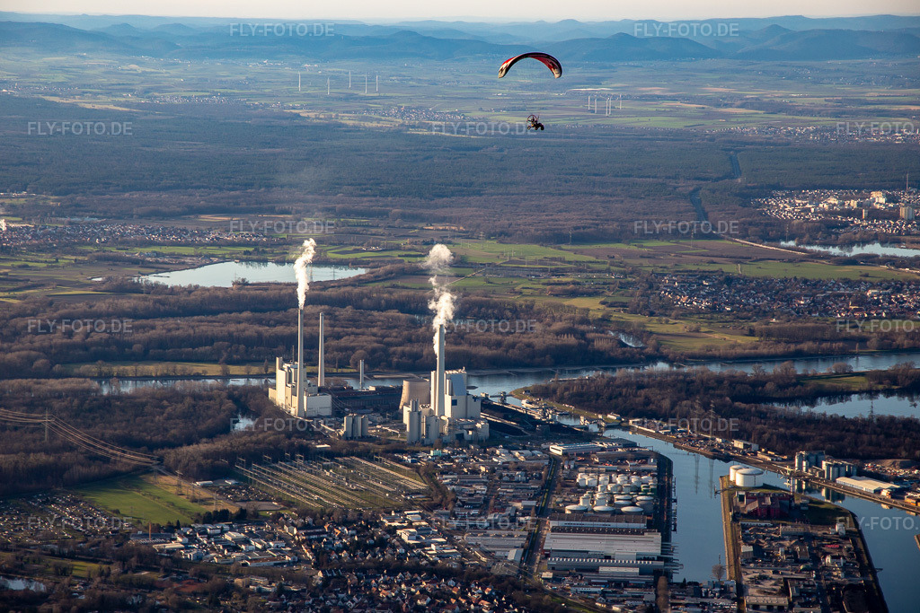 Luftbild: EnBW Rheinkraftwerk im Ortsteil Daxlanden in Karlsruhe im Bundesland Baden-Württemberg in Deutschland. Foto: IMG_136035.jpg vom 21.02.2023 durch Werner Riehm/FLY-FOTO.de