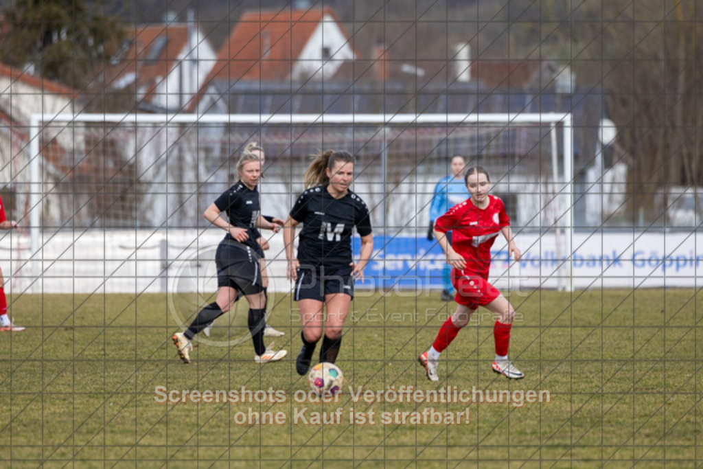 20250223_132554_0151 | #,1.FC Donzdorf (rot) vs. TSV Tettnang (schwarz), Fussball, Frauen-WFV-Pokal Achtelfinale, Saison 2024/2025, Rasenplatz Lautertal Stadion, Süßener Straße 16, 73072 Donzdorf, 23.02.2025 - 13:00 Uhr,Foto: PhotoPeet-Sportfotografie/Peter Harich
