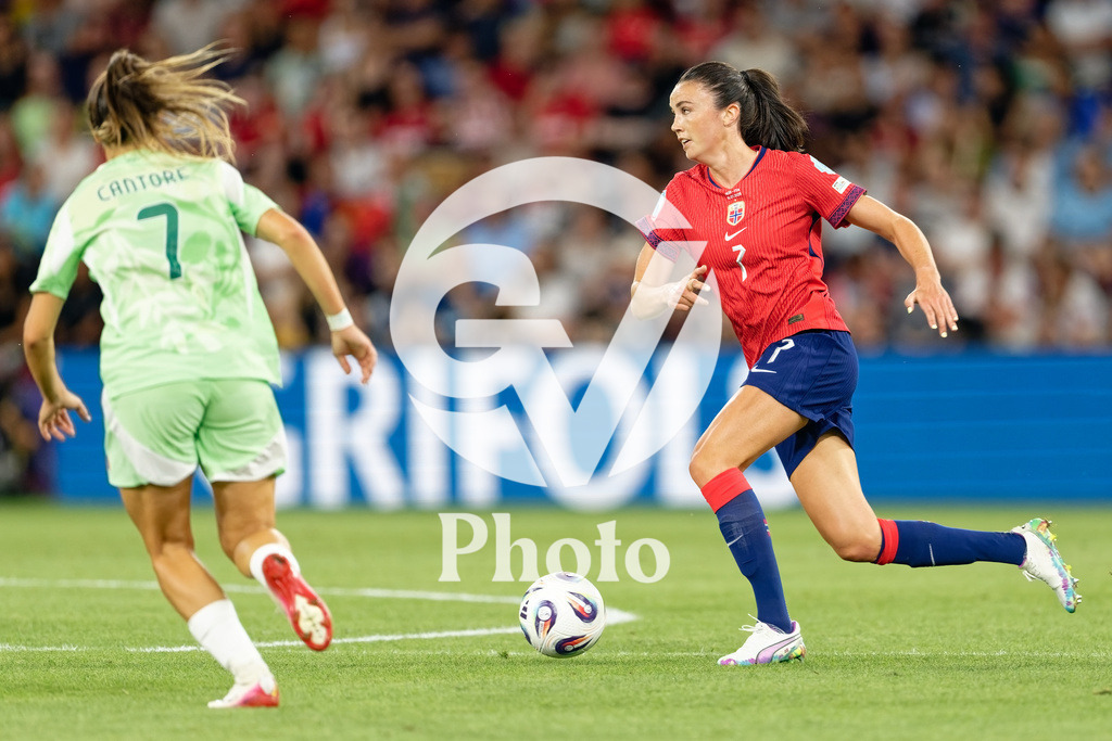 Norway v Italy - UEFA Women's EURO 2025 Quarter-Final | GENEVA, SWITZERLAND - JULY 16: Ingrid Engen of Norway (R) runs with the ball under pressure from Sofia Cantore of Italy (L)  during the UEFA Women's EURO 2025 Quarter-Final match between Norway and Italy at Stade de Geneve on July 16, 2025 in Geneva, Switzerland. (Photo by Giuseppe Velletri/Sports Press Photo/Getty Images)