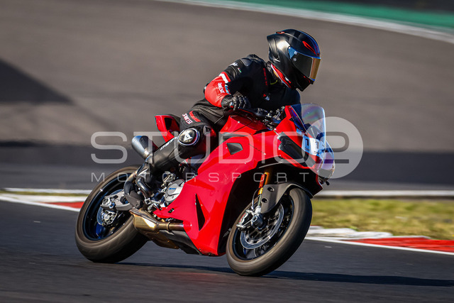 0112-260526NBR-007_112 | Deine Full-Service-Agentur für ✔️Videoproduktionen und ✔️Motorsportfotografie Jetzt Angebot anfragen!