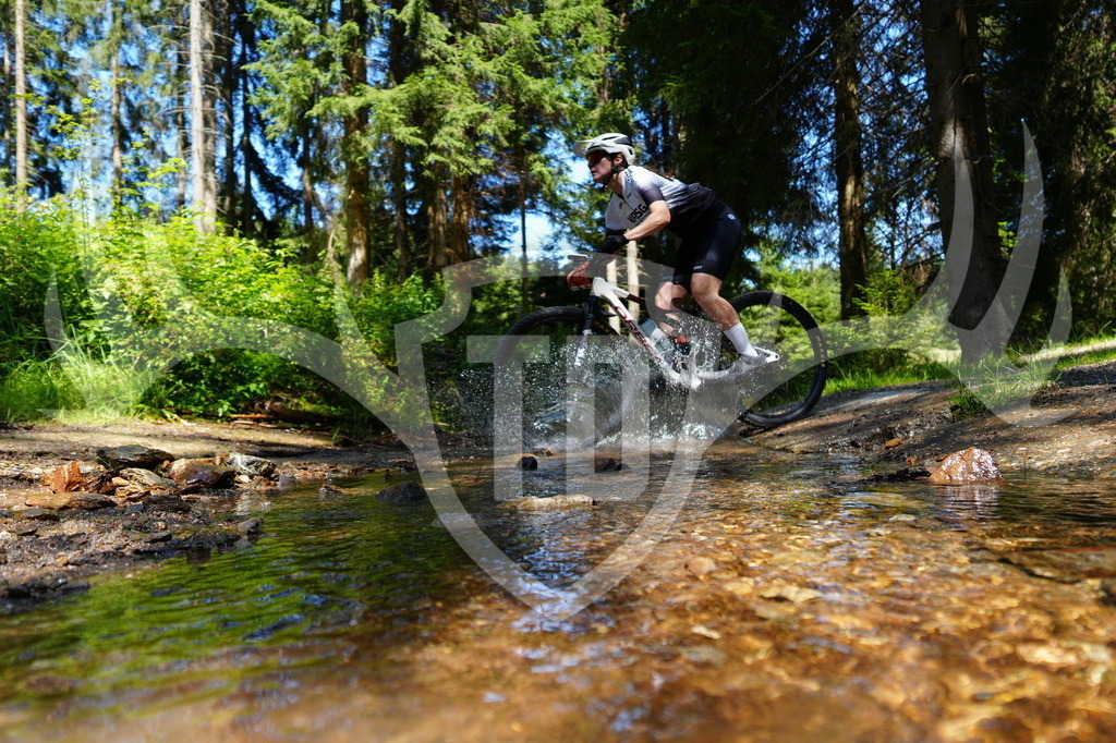 FC605426 | Fotogalerie der Treibjagd im Dunkelwald - Dein MTB Etappenrennen im Erzgebirge - Realisiert mit Pictrs.com