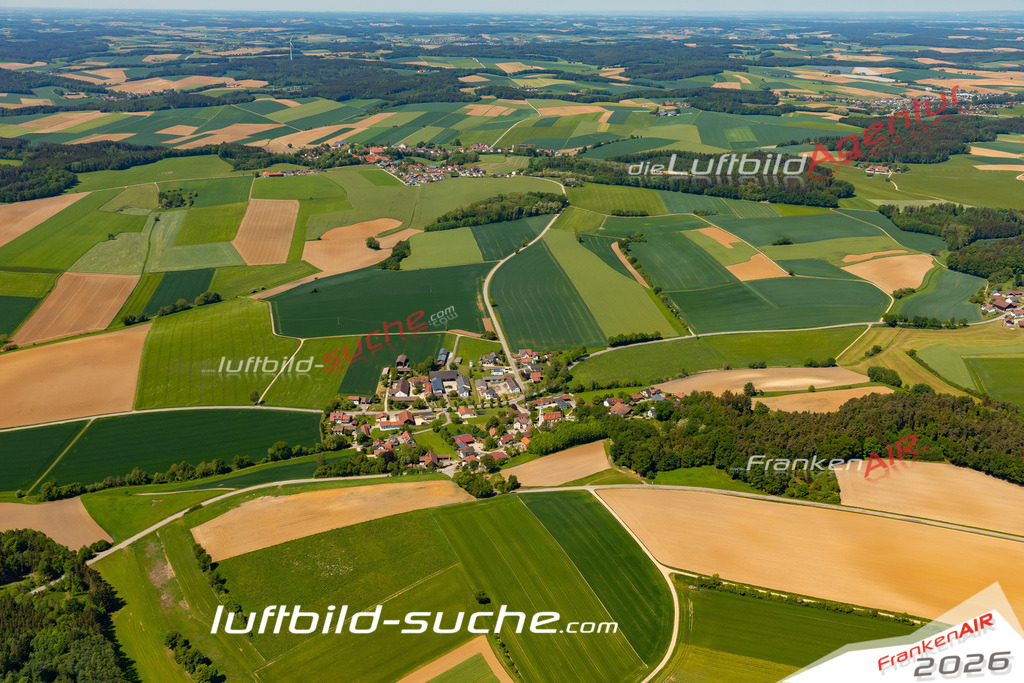 Veitsbuch-Weng-2024-20 | Die Luftbild Suche. Hier finden Sie Luftaufnahmen, Drohnen und Schrägluftbilder von Städten und Orte. Aktuelle + Archiv Luftbilder auch mit Lizenz.